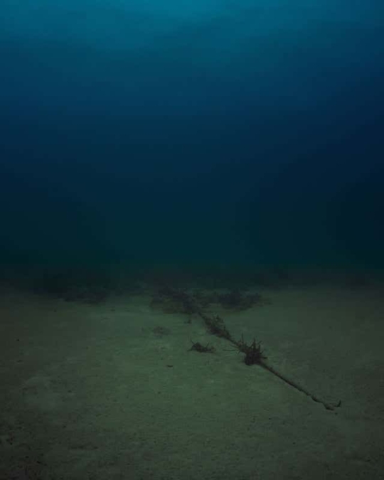 Trevor Paglen, Bahamas Internet Cable System (BICS- 1) NSA/GCHQ-Tapped Undersea Cable Atlantic Ocean uit de serie Undersea Cables, 2015. Foto: Metro Pictures